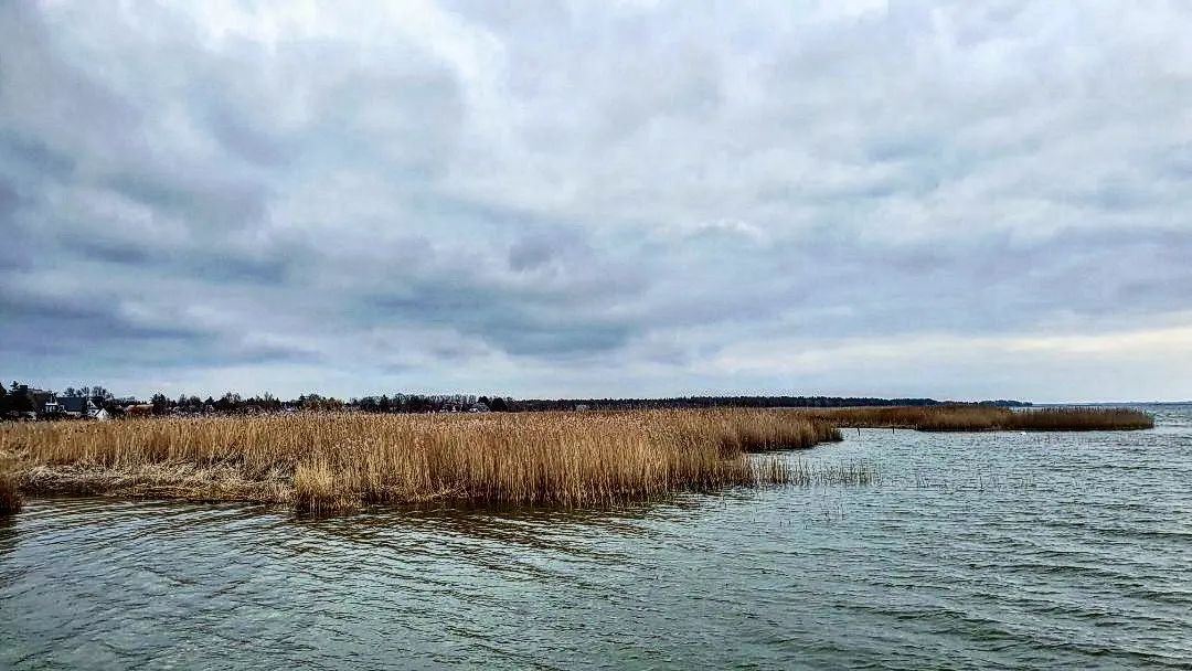 Meer ist Musik ... ich gehe zwar nicht rein, könnte aber stundenlang draufgucken, entlanglaufen oder -wandern oder -radeln. Meer ist eben mehr als Meer.